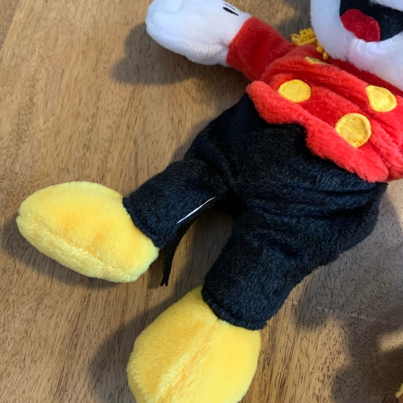 Vintage rare Disney’s Wilderness Lodge bellhop - Picture 4 of 4